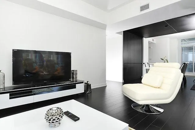 Hydewest - Capreol Luxury Furnished Penthouse Apartment Toronto Canada
