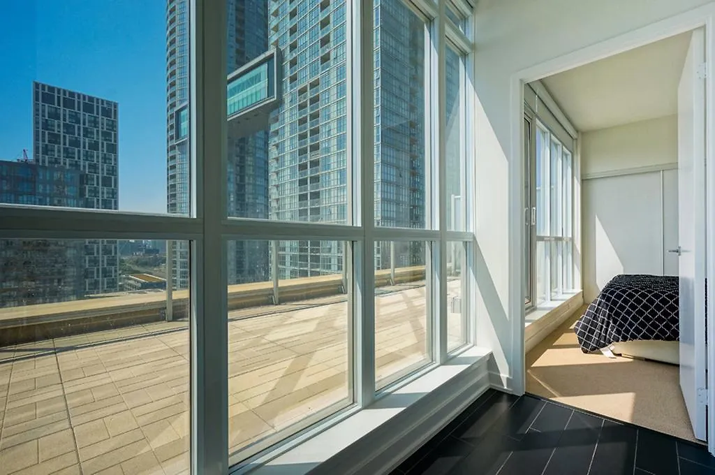 Hydewest - Capreol Luxury Furnished Penthouse Apartment Toronto Canada