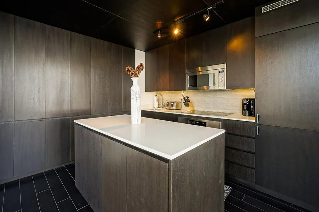 Hydewest - Capreol Luxury Furnished Penthouse Apartment Toronto Canada