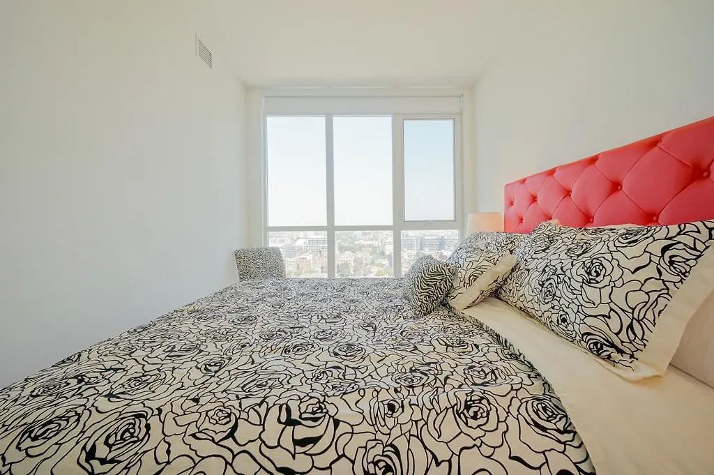 Hydewest - Capreol Luxury Furnished Penthouse Apartment تورونتو