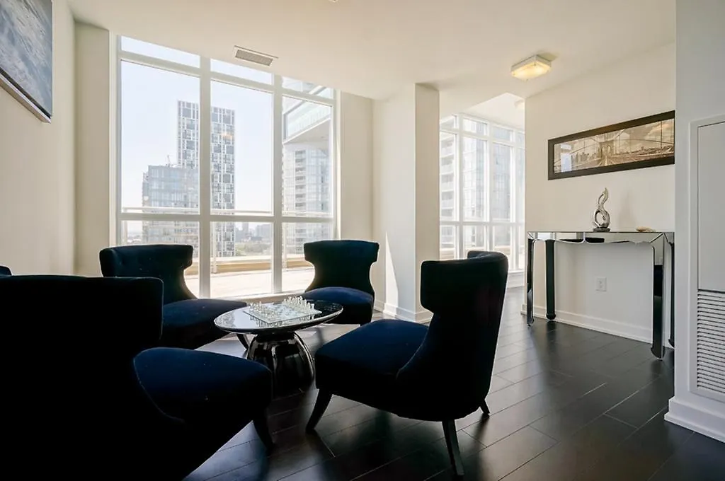 Hydewest - Capreol Luxury Furnished Penthouse Apartment تورونتو كندا